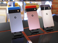 Neue Bilder zeigen das Google Pixel 6 in drei möglichen Farbtönen. (Bild: @TechScoreNY, Twitter)