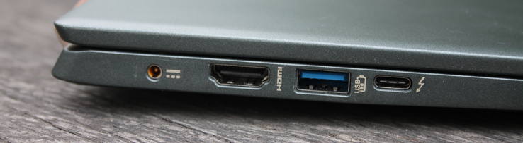 Links: Strom, HDMI, USB-A 3.1, USB-C (Thunderbolt)