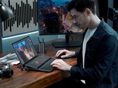 Mit angewinkeltem ScreenPad Plus und OLED-Display verbessert Asus beim ZenBook Pro Duo 15 OLED einiges am Dual-Display-Laptop für Kreative.