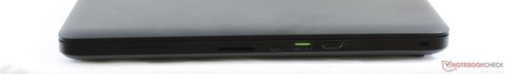 rechts: SD-Kartenleser, USB Typ-C + Thunderbolt 3.0, USB 3.0, HDMI 2.0, Kensington Lock