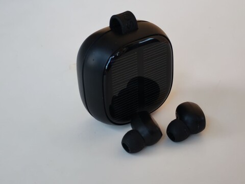 Ausprobiert: Was können 9-Euro-In-Ears von Solix mit Solar?