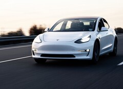 Ein Jailbreak soll alle Software-Sperren von Tesla Elektroautos entfernen. (Bild: Carter Baran)