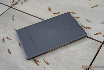 Diesmal haben wir die etwas dezentere Gunmetall-Ausführung...