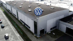 Volkswagen: Pläne für E-Auto-Batteriewerke in Europa auf Eis, VW wartet EU-Reaktion auf IRA US-Subventionen ab.