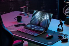 Das ROG Zephyrus Duo 16 könnte den ein oder anderen Desktop-PC ersetzen (Bild: Asus, zugeschnitten)