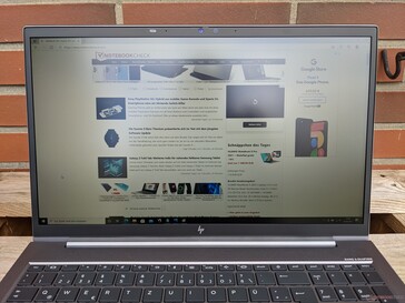 HP ZBook Firefly 15 G8 im Außeneinsatz