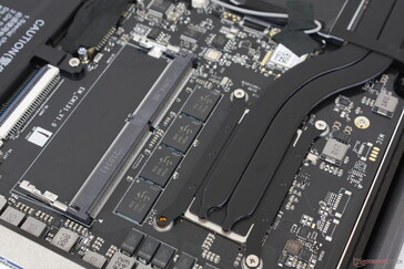 Sowohl gelöteter als auch erweiterbarer RAM sind hier zu sehen