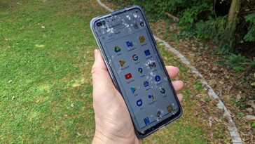 Display im Baumschatten