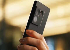 Das Sony Xperia 1 VIII wird mit einem AI Kamera-Assistenten beworben, der schon in der Werbung nicht überzeugt.