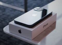 Zukünftige Apple iPhones sollen Notrufe über Satelliten absetzen können. (Bild: Dennis Cortés)