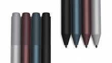 Pen in vier Farben: Platin, Schwarz, Burgunderrot, Kobaltblau