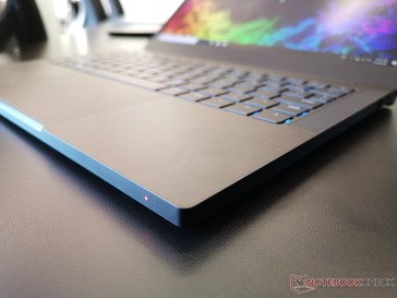 Die matt-schwarze Exolierung kennen wir schon von anderen Razer-Geräten