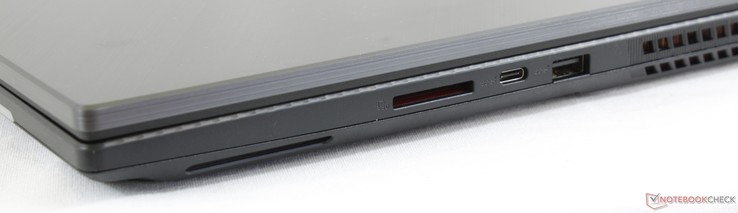 Rechts: SD-Kartenleser, USB 3.1 Gen. 2 Typ-C, USB 3.1 Typ-A, Kensington Lock