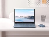 Das hier gezeigte Surface Laptop Go könnte einen kleinen Bruder bekommen (Bild: Microsoft)