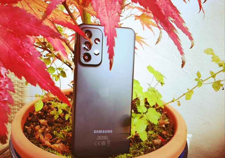 Test Samsung Galaxy A23 5G Smartphone – Kräftiges Mittelklasse-Handy mit  OIS-Kamera - Notebookcheck.com Tests | alle Smartphones