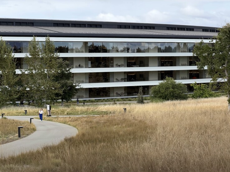 4x Zoom (100 mm f/2.8 Tele-Kamera)