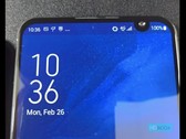 Asus experimentiert mit einer versetzten Waterdrop-Notch in Zenfone 6-Prototypen.