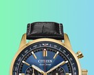 Citizens neuer Racing Chronograph kombiniert ein blaues Zifferblatt mit einem goldfarbenen Gehäuse