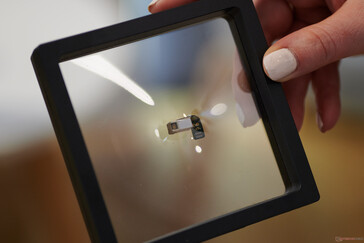 Purelifi konnte den Transceiver mittlerweile deutlich verkleinern. (Bild: Andreas Sebayang/Notebookcheck.com)