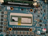 Das Multi-Chip-Module von Intel und AMD auf einem Intel NUC-Style-Board.