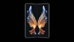 Anderes Hintergrund, vermutlich gleiches Foldable: Das erste Bild zeigt das Samsung W22 5G, vermutlich eine China-Only-Version des Galaxy Z Fold3.