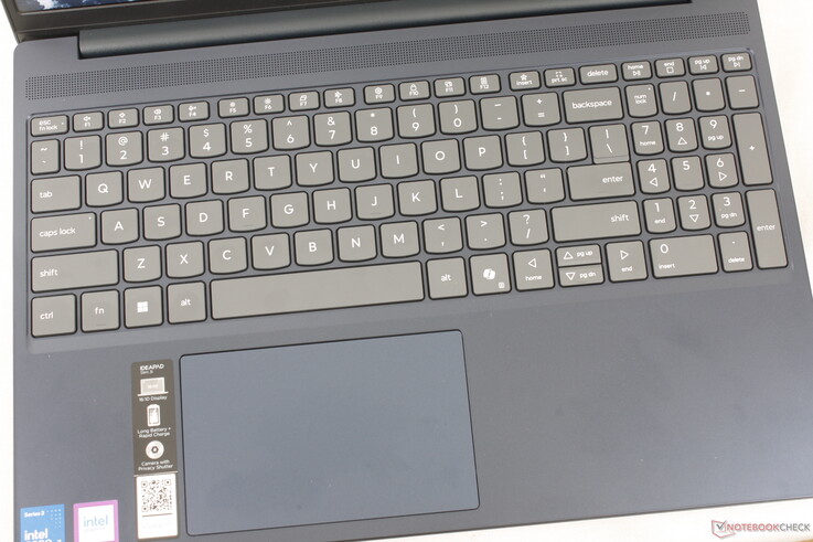 Im Vergleich zum letztjährigen Modell „2025 IdeaPad Slim 3 15“ gibt es keine Änderungen hinsichtlich der Bedienung der Tastatur oder des Clickpads.