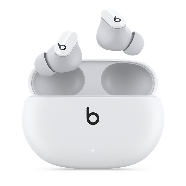 Die Apple Beats Studio Buds kommen im Ladecase mit Schnellladefunktion (Bild: Apple)