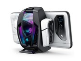 Das Asus ROG Phone 7 Pro wird wieder mit externem Kühler angeboten, für die bestmögliche Performance. (Bild: Evan Blass)