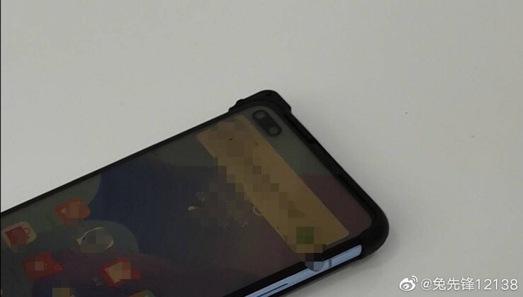 Huawei Nova 6 oder Honor V30? Beide starten mit Dual-Selfie-Cam im Display.