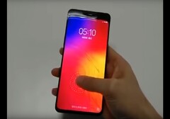 Ein frühes Video des Lenovo Z5 Pro zeigt die Slidermechanik und den In-Display-Fingerabdrucksensor.
