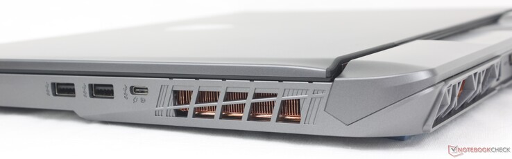 Rechts: USB-A 3.2 Gen. 2, USB-A 3.2 Gen. 1, USB-C 3.2 Gen. 2 w/ DisplayPort + Power Delivery