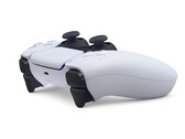 Der DualSense-Controller der Sony PlayStation 5 könnte endlich eine etwas bessere Akkulaufzeit erhalten. (Bild: Sony)
