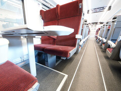 Steckdose und USB unter den Sitzen. (Foto: Andreas Sebayang/Notebookcheck.com)