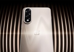 Die Extreme Edition des OnePlus Ace 5 wird auch mit auffällig texturierter Rückseite angeboten. (Bildquelle: OnePlus)