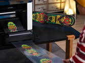 xTool präsentiert den O1 Omni Printer.