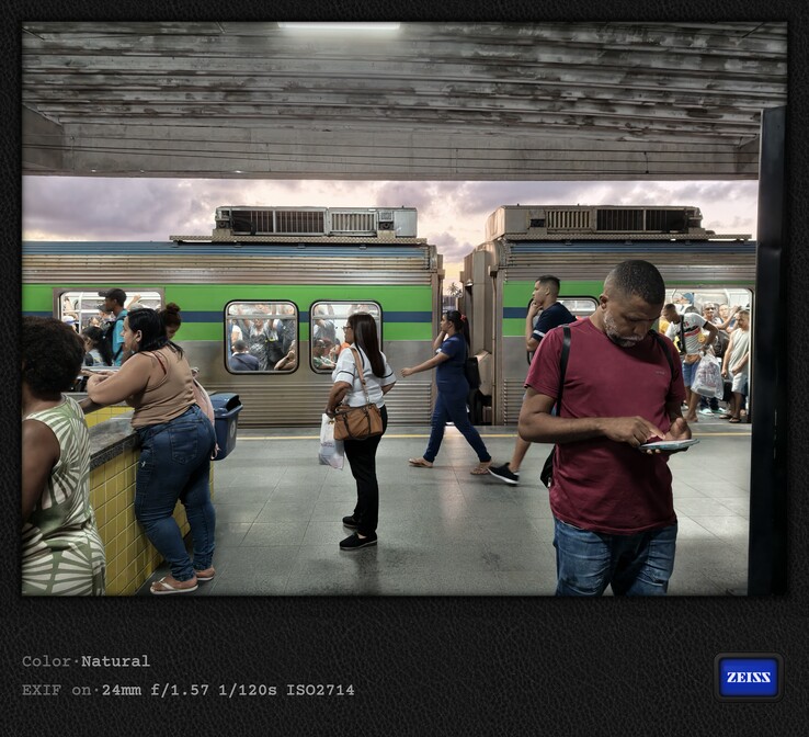 Die Metro in Recife ist nicht gerade modern und zumindest abends heillos überfüllt.