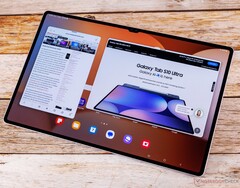 Der Nachfolger des abgebildeten Galaxy Tab S10 Ultra erhält offenbar eine kleinere Notch. (Bildquelle: Notebookcheck)