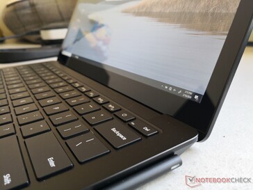 Auflösung, Helligkeit und Farbraum bleiben im Vergleich zum Surface Laptop 2 gleich