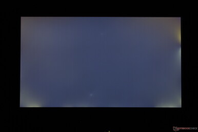 Starkes, unebenes Backlight Bleeding