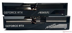 Aorus GeForce RTX 4070 Ti Master (oben) und RTX 4080 Master (unten)
