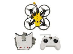 Die Drohne wird gleich mit Controller und FPV-Brille ausgeliefert (Bildquelle: DarwinFPV)