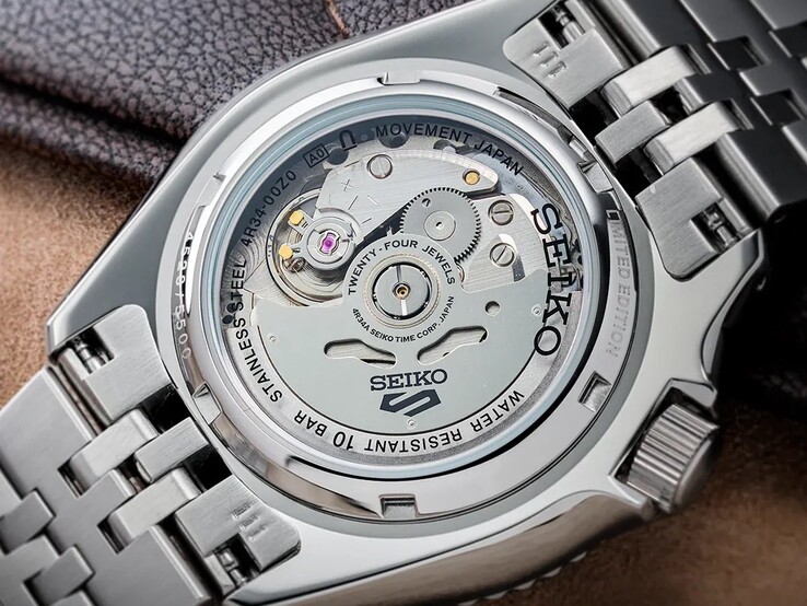 Seiko 5 Sports GMT HDB016 Gehäuseboden Nahaufnahme