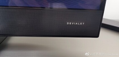 Zumindest ein Prototyp des Fernsehers soll die Devialet-Lautsprecher unter dem Bildschirm angebracht haben. (Bild: Weibo)