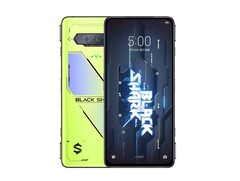 Das Xiaomi Black Shark 5 RS bietet viele Features des Pro-Modells zum günstigeren Preis. (Bild: Xiaomi)