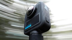 GoPro hat sich in ihrem ersten offiziellen Teaservideo zur GoPro Max 2 geschickt einen Nachteil der DJI Osmo 360 herausgepickt. (Bildquelle: Igor Bogdanov)