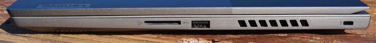 Rechts: SD-Kartenslot, USB-A (5 GBit/s), Kensington Lock