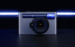 Die neue Version der Pixii Messsucher-Kamera setzt auf einen verbesserten APS-C-Sensor. (Bild: Pixii)