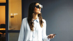 Das HTC Vive Flow ist kompakt und leicht, um den Transport zu vereinfachen und den Komfort zu erhöhen. (Bild: HTC)