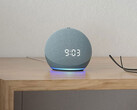 Der Echo Dot mit Uhr der vierten Generation ist eines von vielen aktuell reduzierten Amazon-Produkten. (Bild: Amazon)