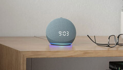 Der Echo Dot mit Uhr der vierten Generation ist eines von vielen aktuell reduzierten Amazon-Produkten. (Bild: Amazon)